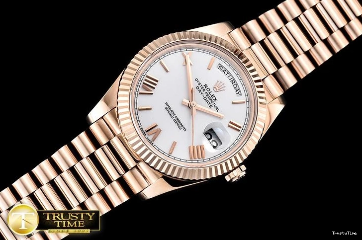 0213 RDD0218A – DayDate 40mm Casual 690